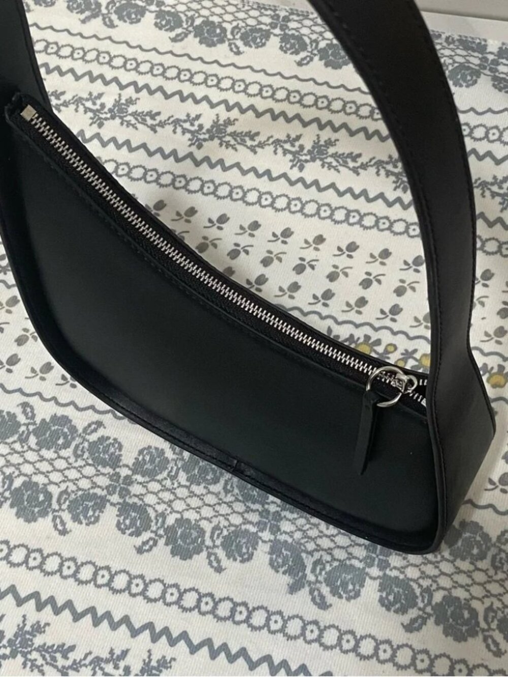 The Row Black Leather Crescent Bag - Picture 4 of 5